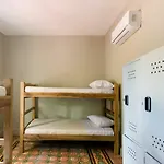 Hostal Tortugas B&B