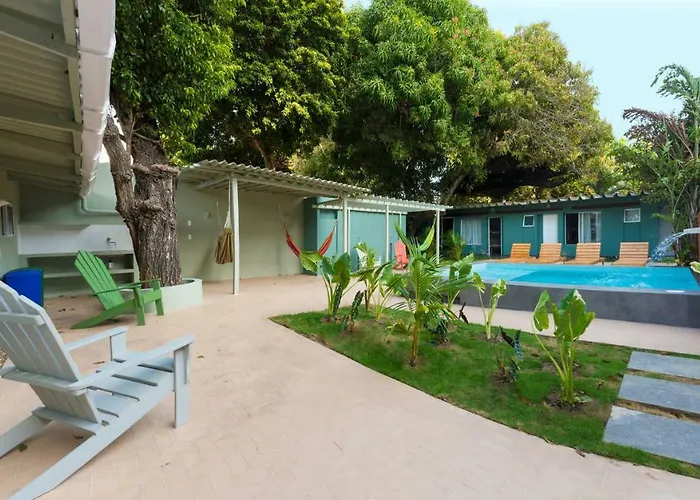 Hostal Tortugas B&B